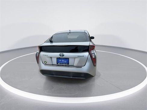 Used 2017 Toyota Prius Four image 10