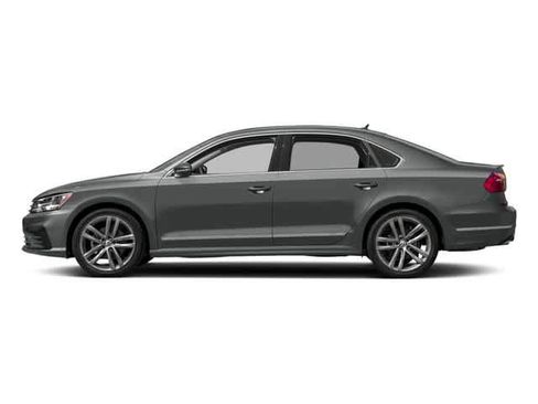 Used 2018 Volkswagen Passat 2.0T R-Line w/ R-Line Lighting Package image 3