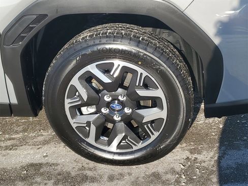 Used 2025 Subaru Forester Premium image 5