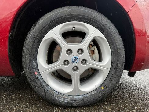 Used 2012 Nissan Leaf SL image 9