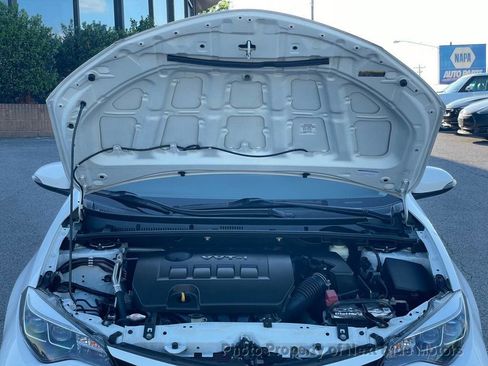 Used 2017 Toyota Corolla SE w/ Carpet Mat Package (TMS) FWD image 23