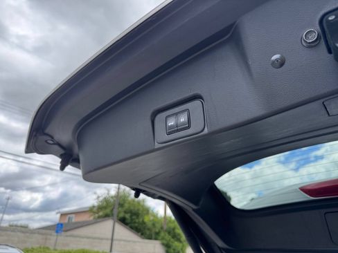 Used 2025 Nissan Rogue SV FWD image 19