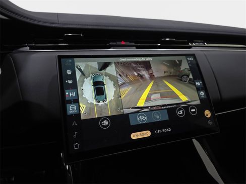 Used 2024 Land Rover Range Rover Sport Dynamic SE image 25