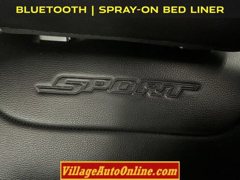 Used 2019 Ford F150 Lariat w/ Equipment Group 502A Luxury AWD/4WD image 16