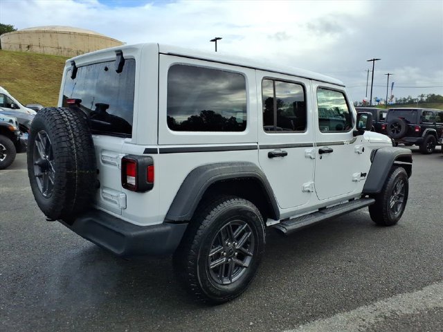 Used 2025 Jeep Wrangler Unlimited Sport AWD/4WD image 6
