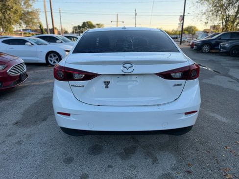 Used 2016 MAZDA MAZDA3 i Touring w/ Popular Equipment Package FWD image 8