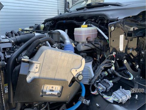Used 2022 Ford F750 2WD Crew Cab Super Duty image 14