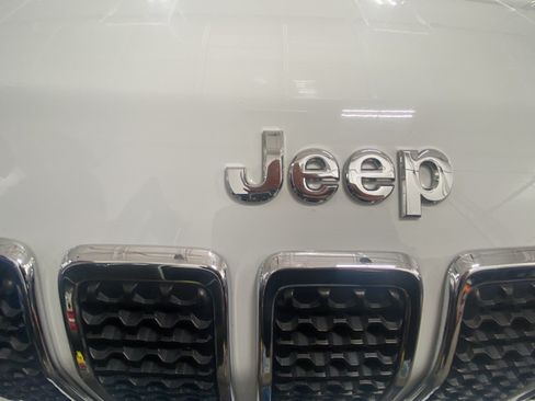 Used 2022 Jeep Cherokee Limited AWD/4WD image 30