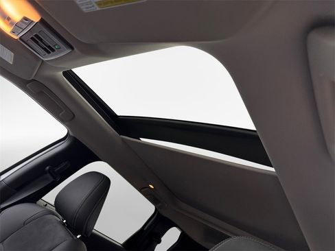 Used 2024 Mitsubishi Outlander SE image 23