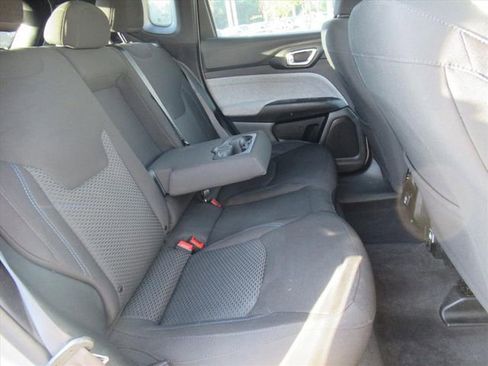 Used 2023 Jeep Compass Sport image 26