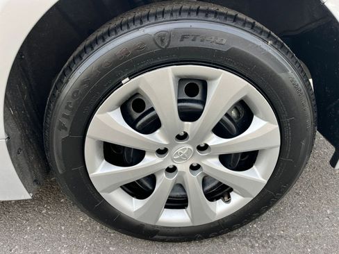 Used 2025 Toyota Corolla LE image 29