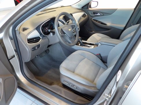 Used 2022 Chevrolet Malibu LT FWD image 10