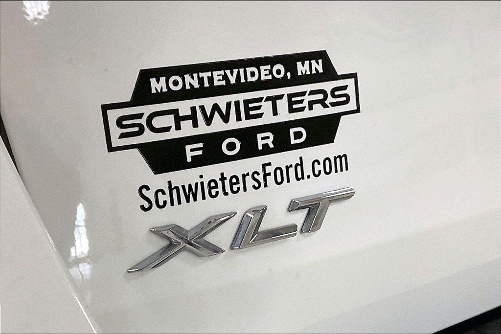 Used 2020 Ford Explorer XLT w/ Equipment Group 202A AWD/4WD image 8