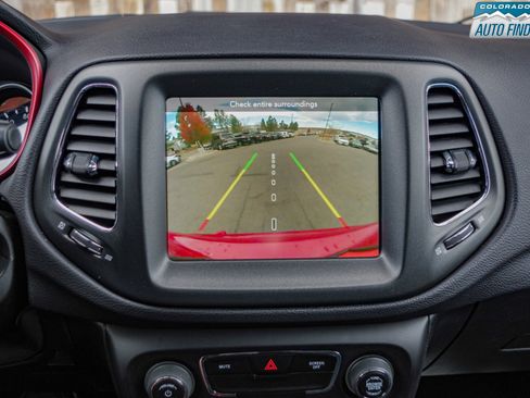 Used 2020 Jeep Compass Trailhawk image 19