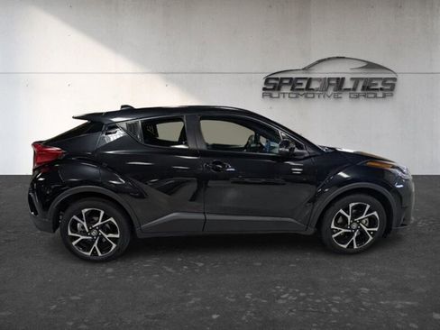 Used 2021 Toyota C-HR XLE FWD image 11