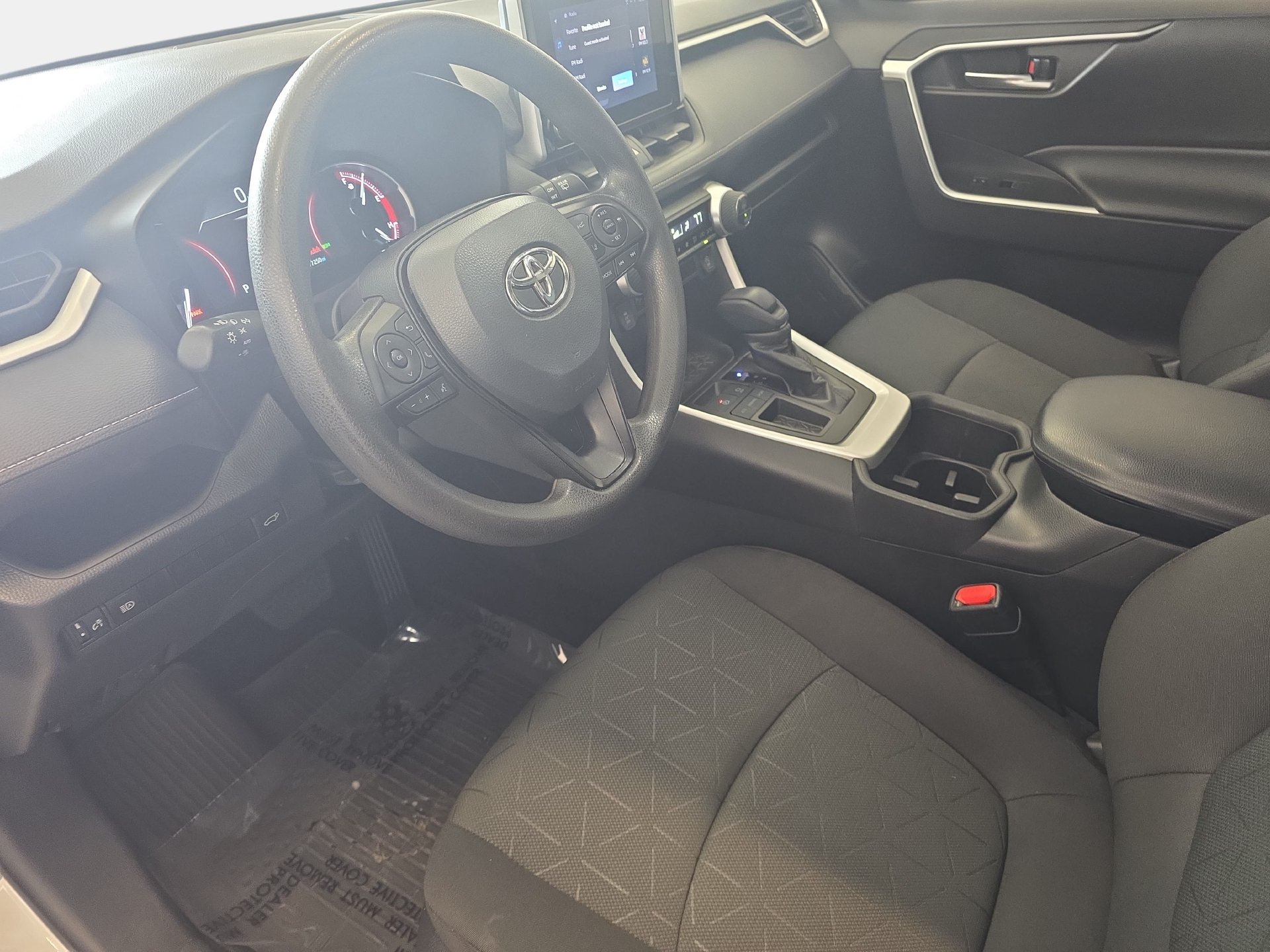 Used 2023 Toyota RAV4 XLE w/ Convenience Package FWD image 16
