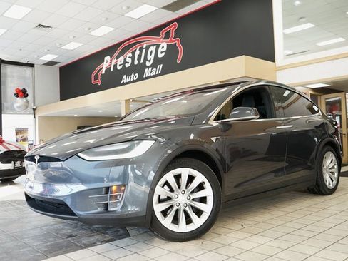 Used 2017 Tesla Model X 75D image 23