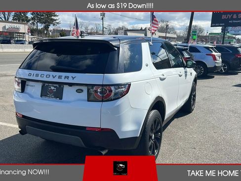 Used 2016 Land Rover Discovery Sport SE image 5