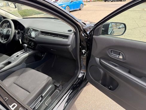 Used 2018 Honda HR-V LX image 19