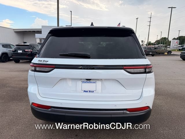 New 2026 Jeep Grand Cherokee Limited w/ Limited Altitude Package RWD image 11