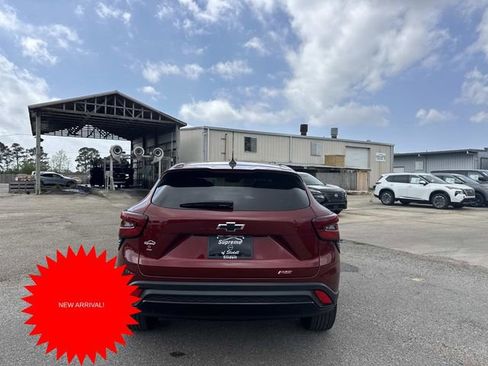 Used 2024 Chevrolet Trax RS w/ Sunroof Package image 5