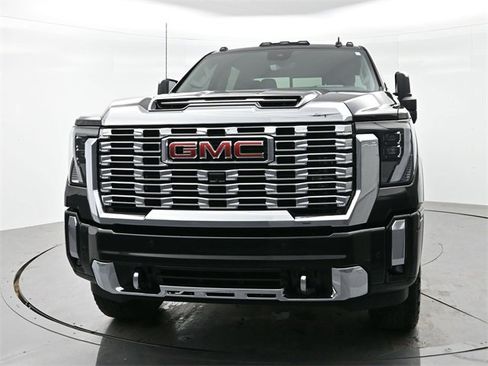 Used 2024 GMC Sierra 2500 Denali w/ Denali Reserve Package image 2