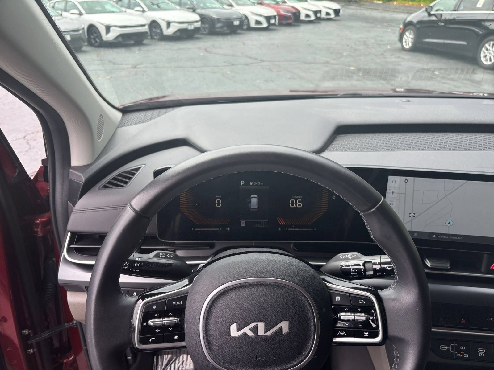 Used 2026 Kia Carnival FWD image 31