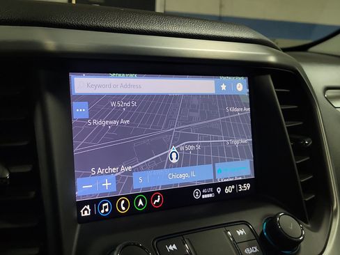 Used 2023 GMC Acadia SLT image 32