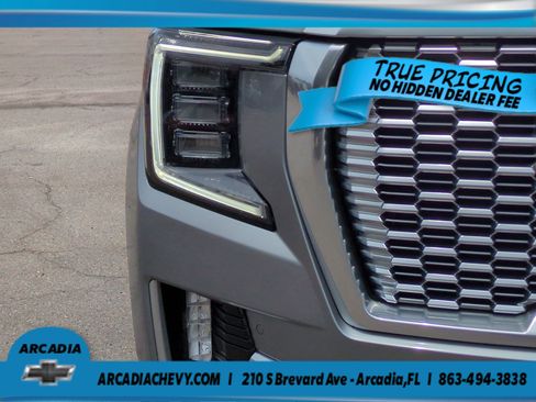 Used 2023 GMC Yukon XL Denali AWD/4WD image 10