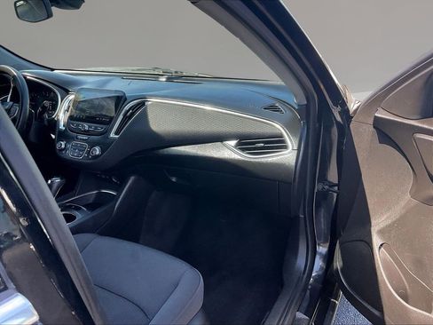 Used 2020 Chevrolet Malibu LT FWD image 25