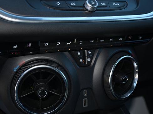 Used 2019 Chevrolet Blazer LT image 14