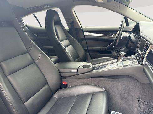Used 2016 Porsche Panamera 4 AWD/4WD image 28