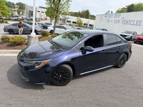 Used 2023 Toyota Corolla LE image 4