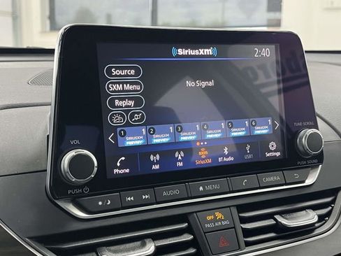 Used 2024 Nissan Altima 2.5 SV FWD image 29