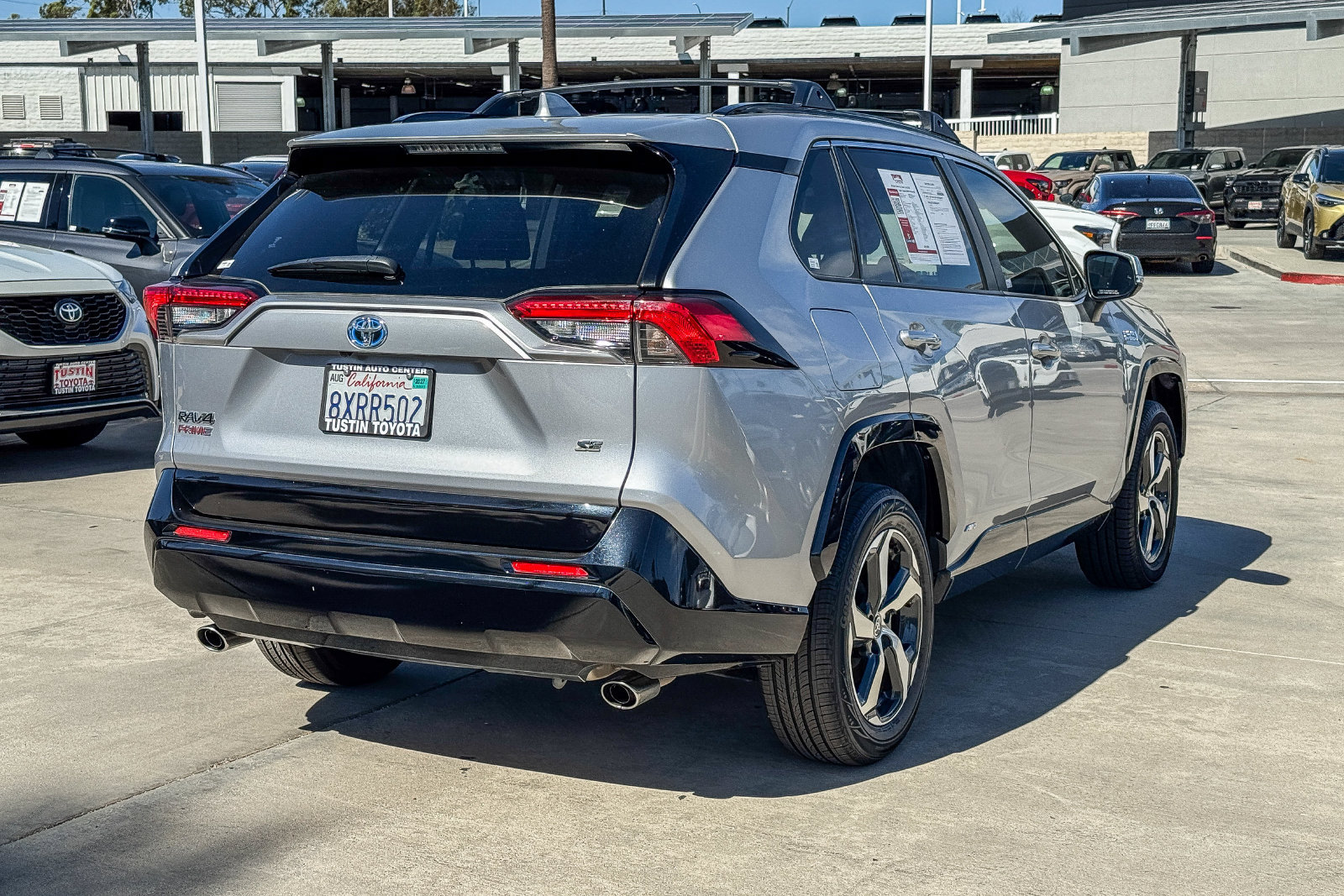 Used 2021 Toyota RAV4 SE w/ Weather & Moonroof Package AWD/4WD image 6