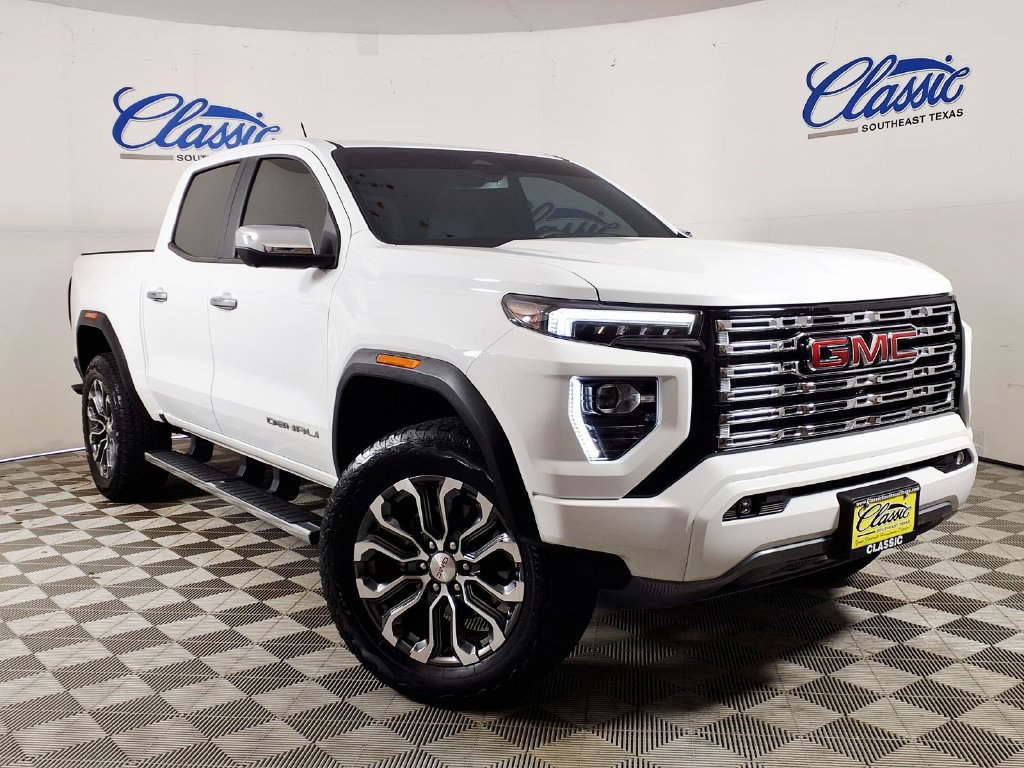 Used 2024 GMC Canyon Denali AWD/4WD image 1