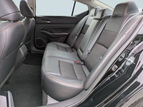 Used 2024 Nissan Altima 2.5 SR FWD image 13