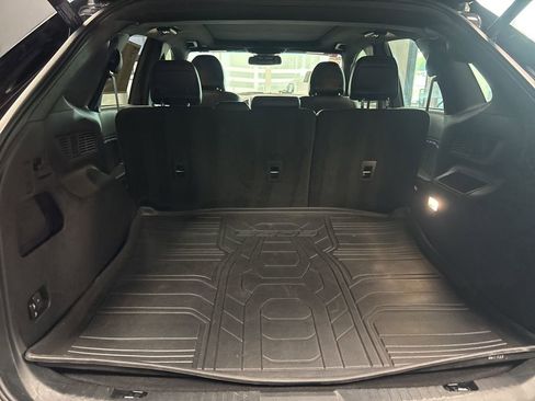 Used 2019 Ford Edge ST w/ Equipment Group 401A image 5