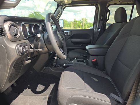 Used 2023 Jeep Wrangler Unlimited Sport AWD/4WD image 9