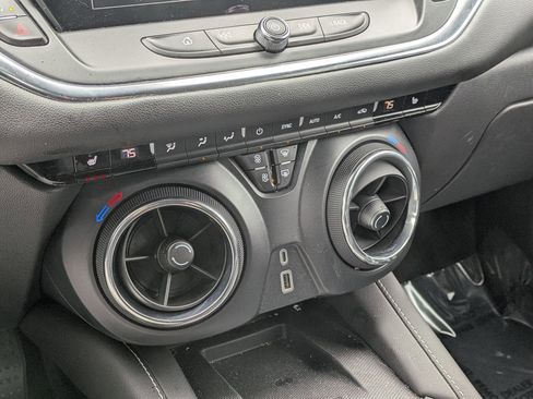 Used 2024 Chevrolet Blazer LT w/ Convenience Package image 14