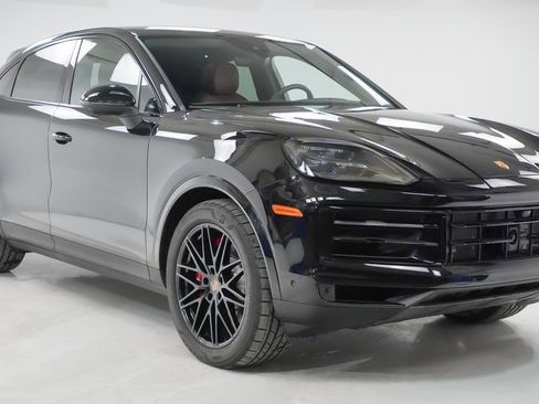 New 2025 Porsche Cayenne S image 8
