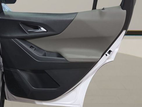 New 2026 Chevrolet Equinox LT w/ Convenience Package II FWD image 21