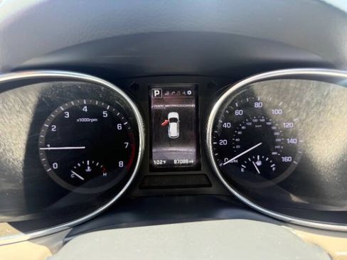 Used 2017 Hyundai Santa Fe FWD w/ Cargo Package image 12