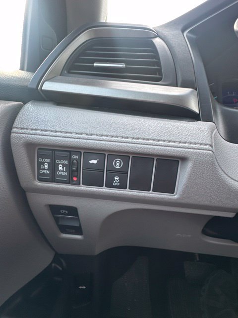 Used 2024 Honda Odyssey EX-L image 21