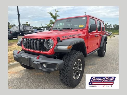Used 2025 Jeep Wrangler Unlimited Rubicon w/ Convenience Group AWD/4WD image 1