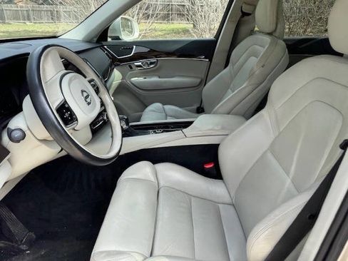 Used 2016 Volvo XC90 T6 Momentum w/ Momentum Plus Package image 43