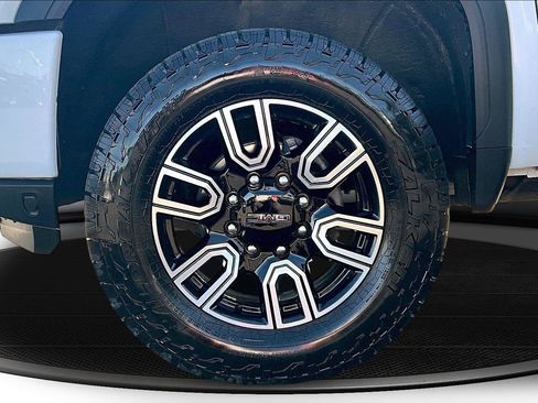 Used 2020 GMC Sierra 2500 AT4 w/ AT4 Premium Package AWD/4WD image 36