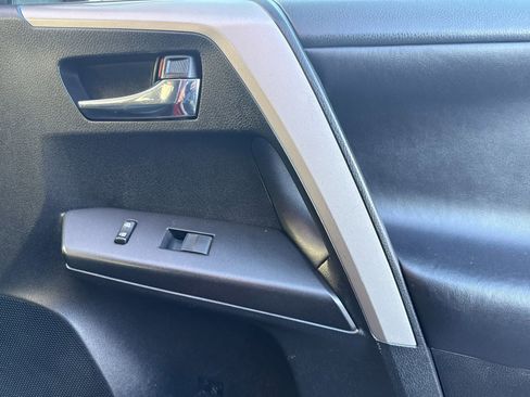 Used 2016 Toyota RAV4 XLE image 18