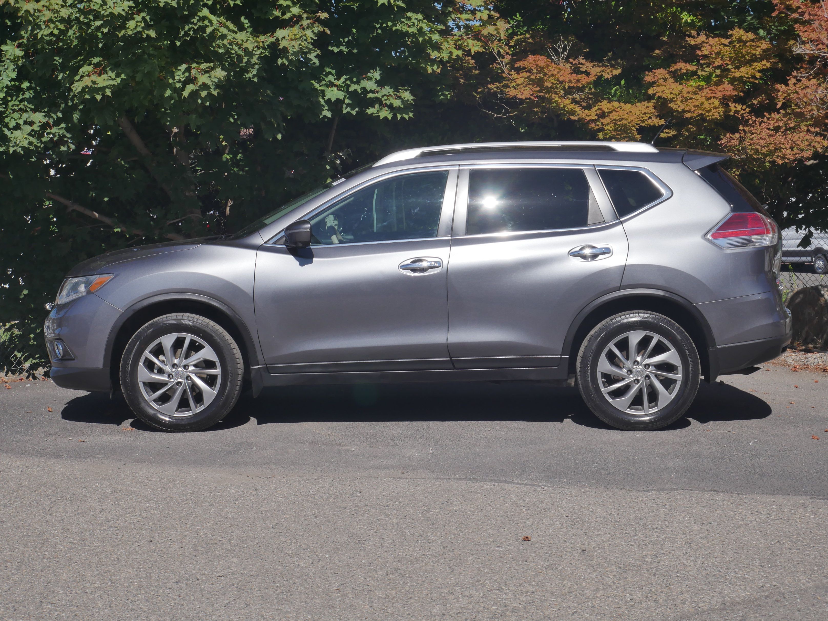 Used 2015 Nissan Rogue SL w/ SL Premium Package AWD/4WD image 15