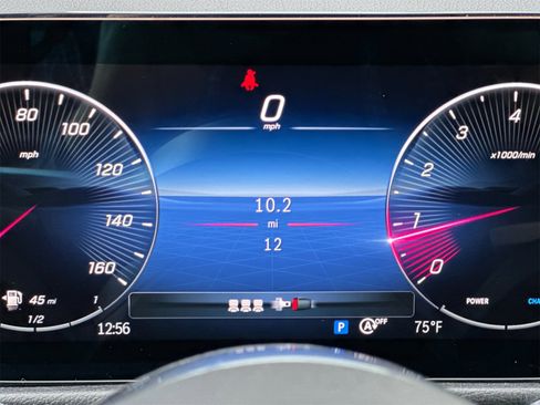 New 2025 Mercedes-Benz GLB 250 4MATIC image 28